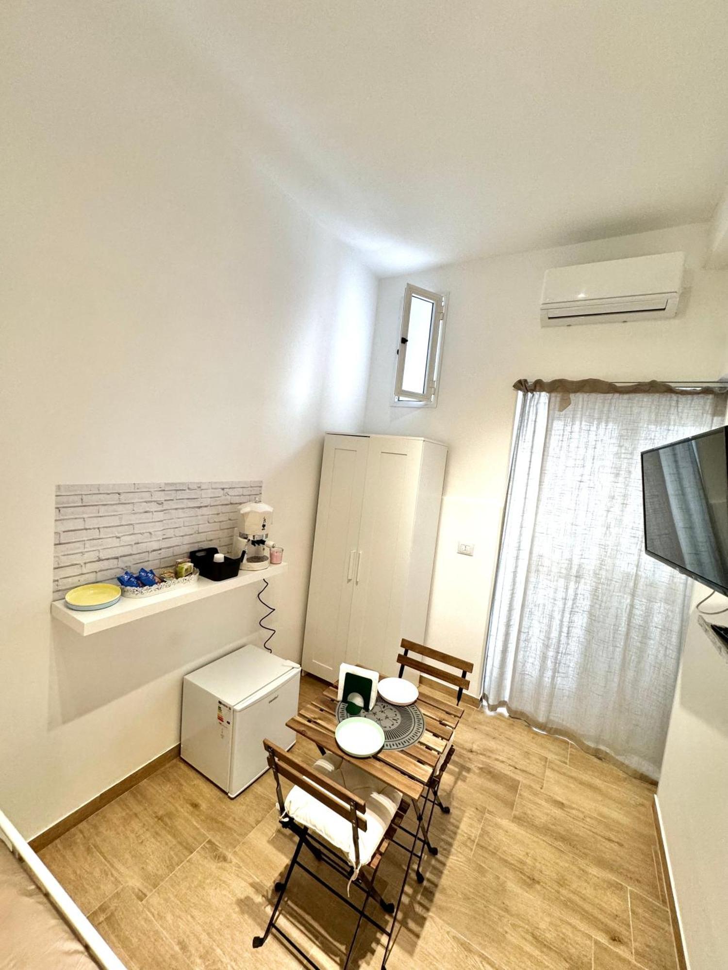Bari Annette Room Екстер'єр фото